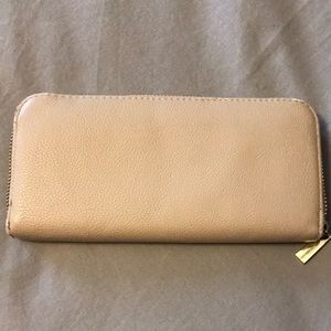 Tan wallet